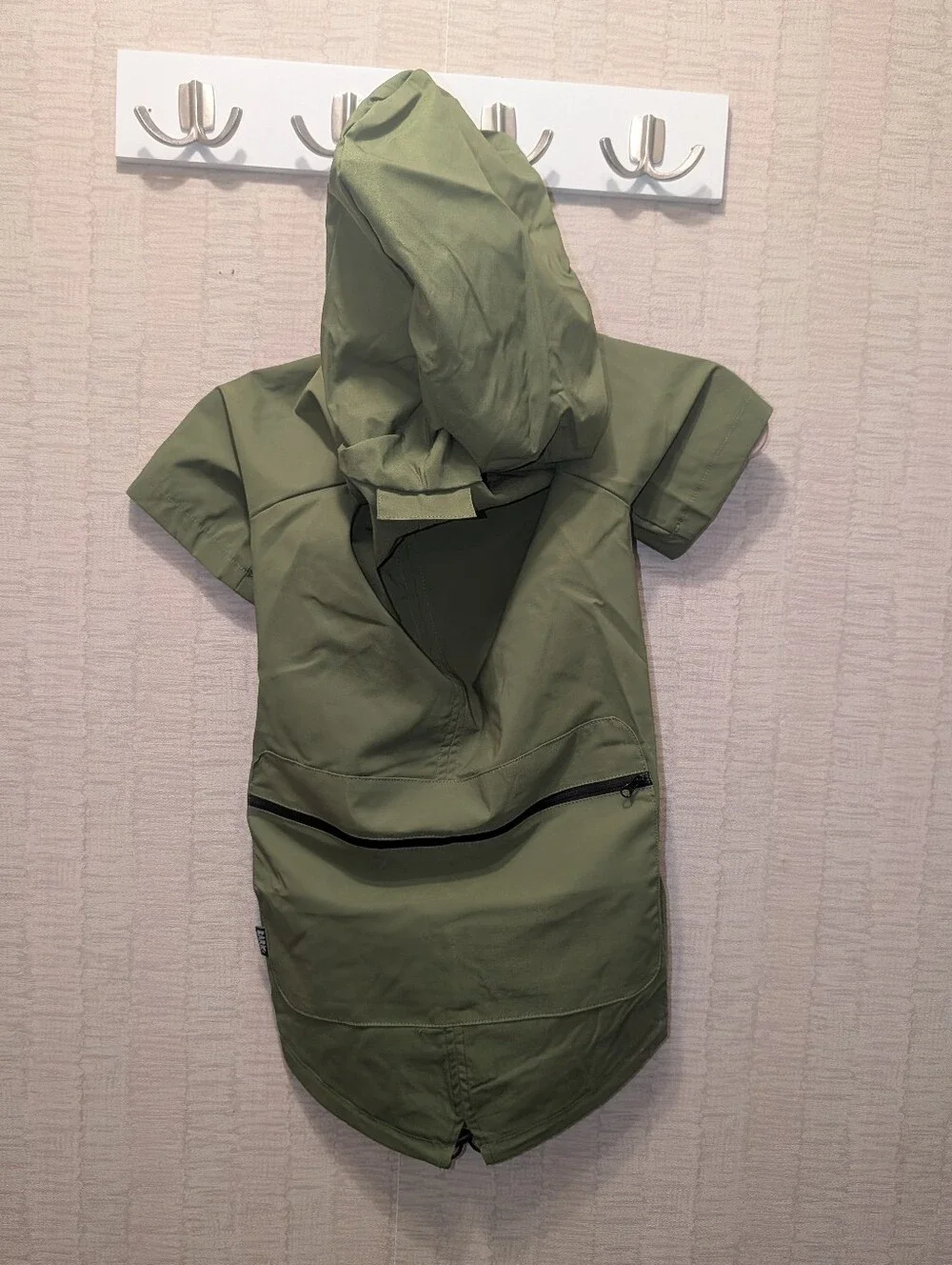 XL / XXL Green Dog The Dry Dog Raincoat with Hood - Brand: BARK